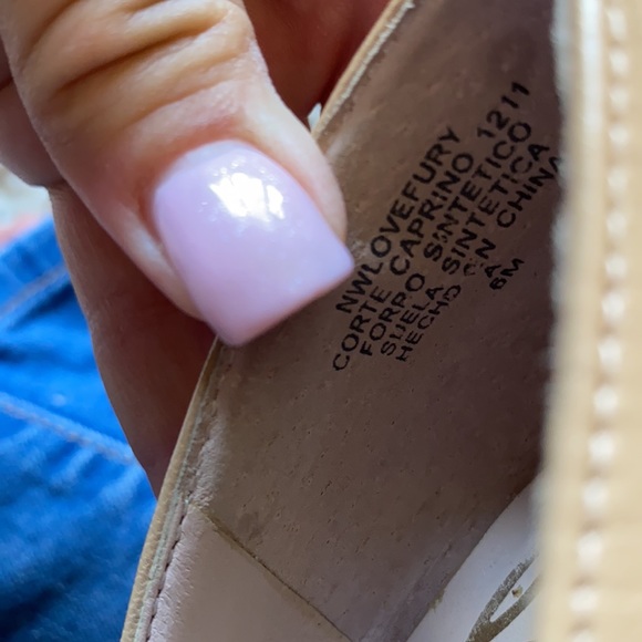 Beige Nine West vegan leather stilettos - Picture 10 of 11